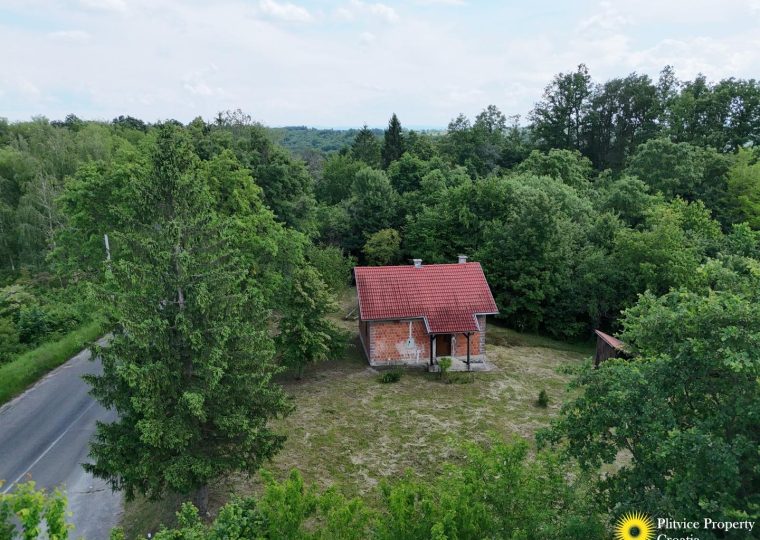 Affordable Countryside Property with Expansion Potential in Bović