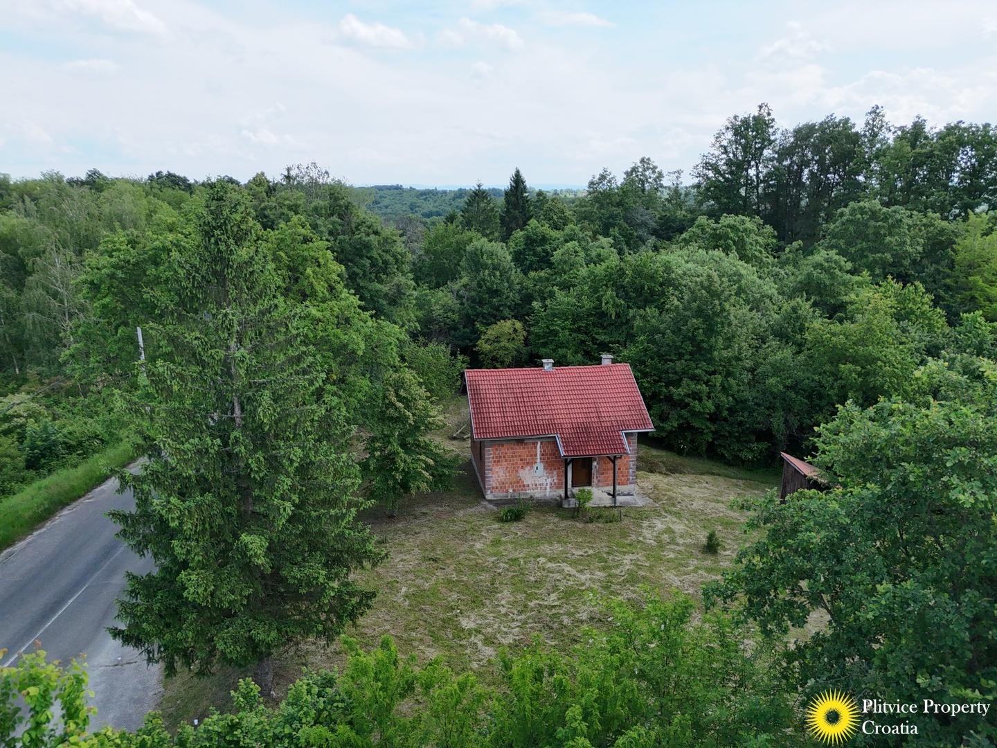 Affordable Countryside Property with Expansion Potential in Bović — photo 1